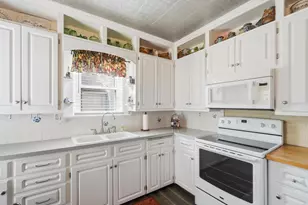 601 W Benton St, Wapakoneta, OH 45895 - Photo 25