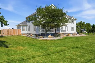 1311 N Lincoln Ave, Wapakoneta, OH 45895 - Photo 5