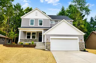 1612 Whispering Pines Ln, Bellefontaine, OH 43311 - Photo 1