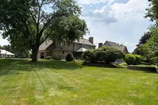 2045 Canterbury Ct, Troy, OH 45373 - Photo 3