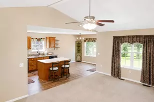 638 Willow Point Ct, Troy, OH 45373 - Photo 3