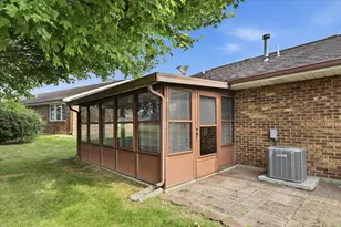 1045 Bradford Dr, Springfield, OH 45503 - Photo 29
