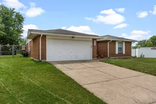 8289 Mill Spring Pl, Dayton, OH 45424 - Photo 3