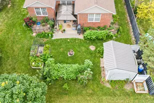 2490 Meadowpoint Dr, Troy, OH 45373 - Photo 15