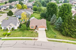 2490 Meadowpoint Dr, Troy, OH 45373 - Photo 3