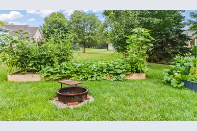 2490 Meadowpoint Drive, Troy, OH 45373 - Photo 7