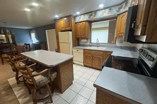 609 Royal Ln, Celina, OH 45822 - Photo 7