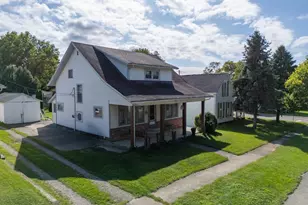 404 E Auburn Ave, Bellefontaine, OH 43311 - Photo 3