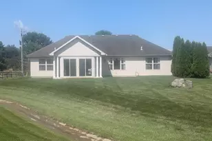 1455 Edinburgh Dr, Troy, OH 45373 - Photo 5