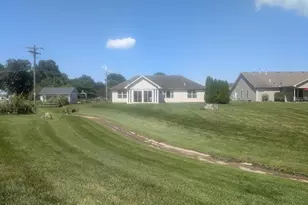 1455 Edinburgh Dr, Troy, OH 45373 - Photo 9