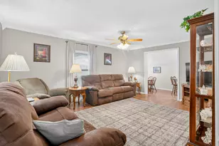 102 E Main St, Port Jefferson, OH 45360 - Photo 9