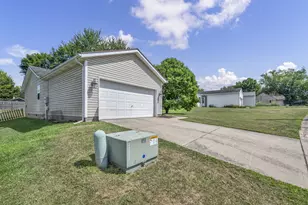 909 McDowell St, Xenia, OH 45385 - Photo 3