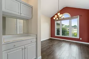 7847 Kings Ridge Cir, Fairborn, OH 45324 - Photo 13