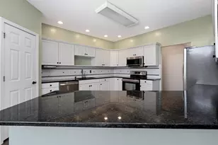 7847 Kings Ridge Cir, Fairborn, OH 45324 - Photo 23
