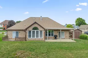 7847 Kings Ridge Cir, Fairborn, OH 45324 - Photo 5