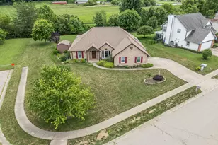 7847 Kings Ridge Cir, Fairborn, OH 45324 - Photo 3