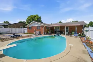 821 N Circle Dr, Wapakoneta, OH 45895 - Photo 31