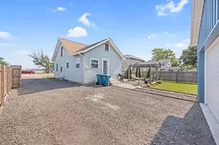 405 E Pike St, Jackson Center, OH 45334 - Photo 11