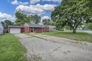 1434 Grimes Cir, Urbana, OH 43078 - Photo 3