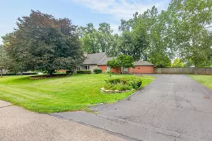 860 Lincolnshire Dr, Troy, OH 45373 - Photo 5