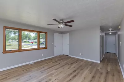 4900 Seville Drive, Englewood, OH 45322 - Photo 9