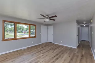 4900 Seville Dr, Englewood, OH 45322 - Photo 9