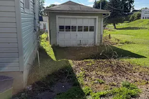 229 E Patterson Ave, Bellefontaine, OH 43311 - Photo 15