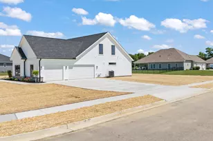 2691 Pleasant View Dr, Troy, OH 45373 - Photo 3