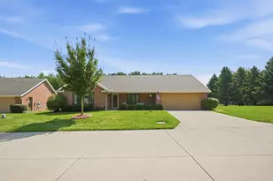 5642 Fox Ridge Dr, Springfield, OH 45503 - Photo 3
