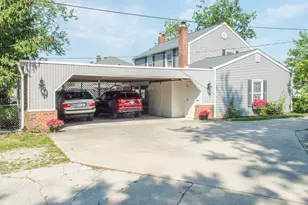 811 W Benton St, Wapakoneta, OH 45895 - Photo 57