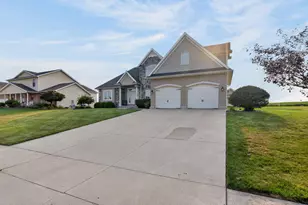 111 Brentwood Ct, Anna, OH 45302 - Photo 3