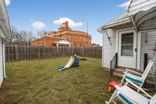 208 N Madriver St, Bellefontaine, OH 43311 - Photo 5