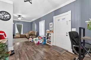 208 N Madriver St, Bellefontaine, OH 43311 - Photo 9