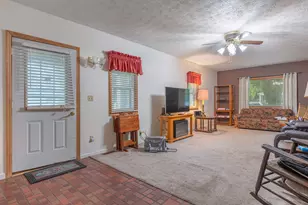 7570 Troy Rd, Springfield, OH 45502 - Photo 9
