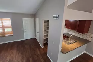 1228 Lincoln Ave, Wapakoneta, OH 45895 - Photo 5