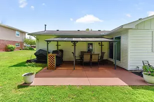803 Ridgeview Dr, Bellefontaine, OH 43311 - Photo 7