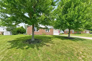 803 Ridgeview Dr, Bellefontaine, OH 43311 - Photo 3