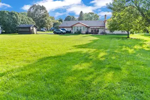 2425 Greenlawn Dr, Troy, OH 45373 - Photo 7
