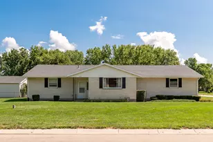 433 Kent Rd, Tipp City, OH 45371 - Photo 1