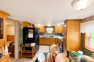 218 Harrison St, Kenton, OH 43326 - Photo 3