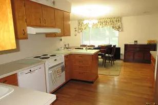 827 Hickory Ln, Troy, OH 45373 - Photo 7