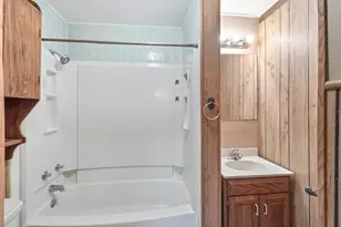 807 Court St, Wapakoneta, OH 45895 - Photo 13