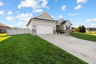 1005 Haverhill Dr, Troy, OH 45373 - Photo 3