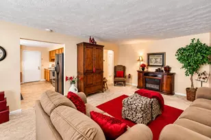 4875 E Brannan Dr, Springfield, OH 45502 - Photo 5