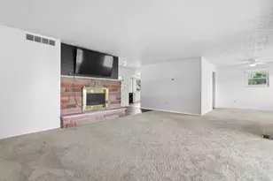 2430 W Choctaw Dr, London, OH 43140 - Photo 3