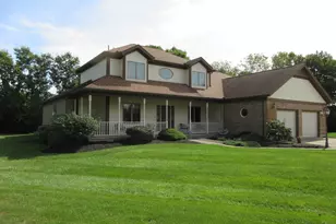 2035 Canterbury Ct, Troy, OH 45373 - Photo 3
