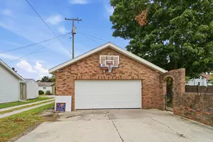 410 E Pearl St, Wapakoneta, OH 45895 - Photo 31