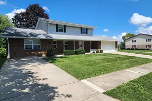 825 Comanche Ln, Tipp City, OH 45371 - Photo 3