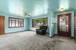 212 E Auburn Ave, Bellefontaine, OH 43311 - Photo 9