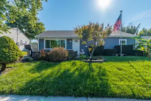 2582 Crestwell Pl, Dayton, OH 45420 - Photo 1